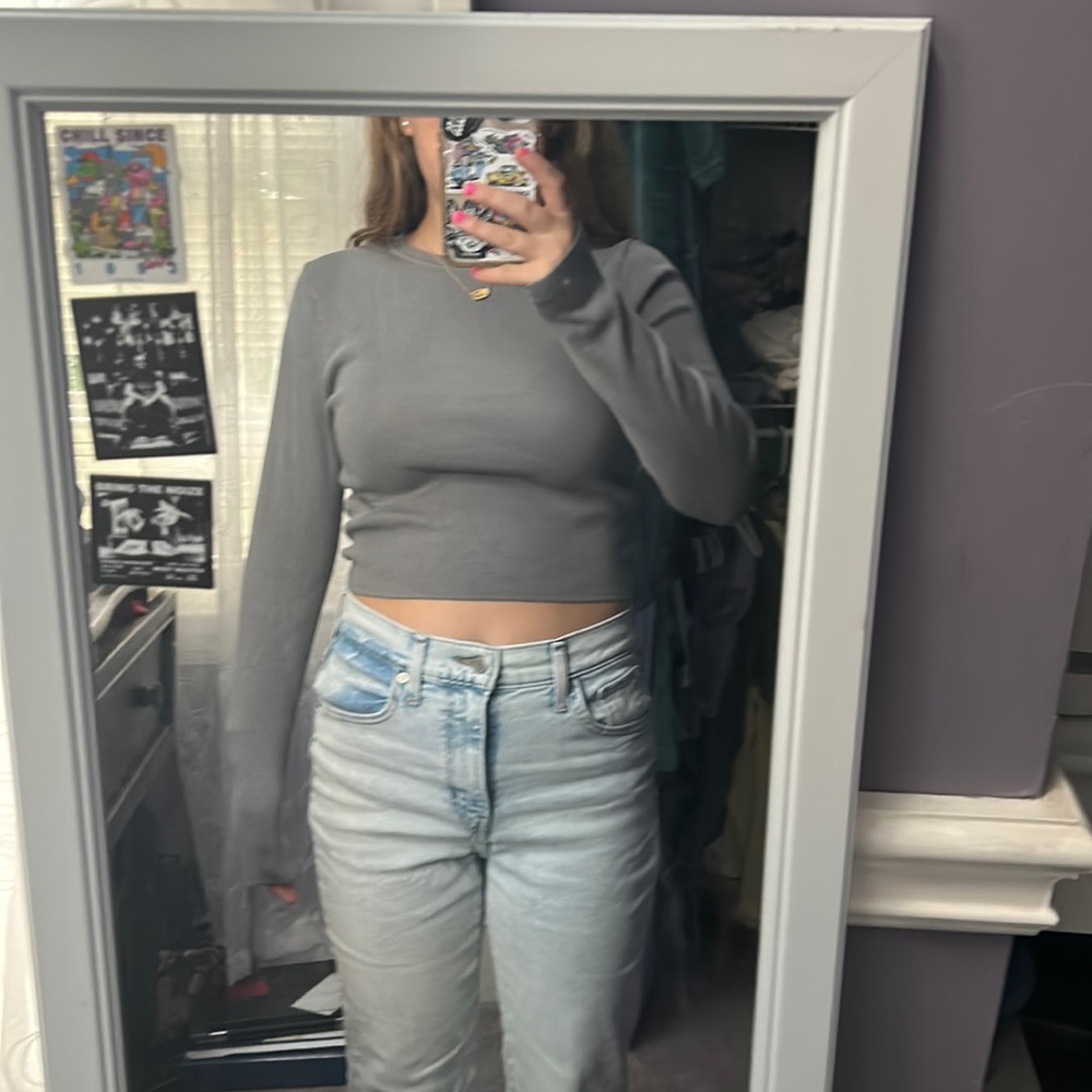 Zara grey knit long sleeve cropped sweater type shirt. Size Large